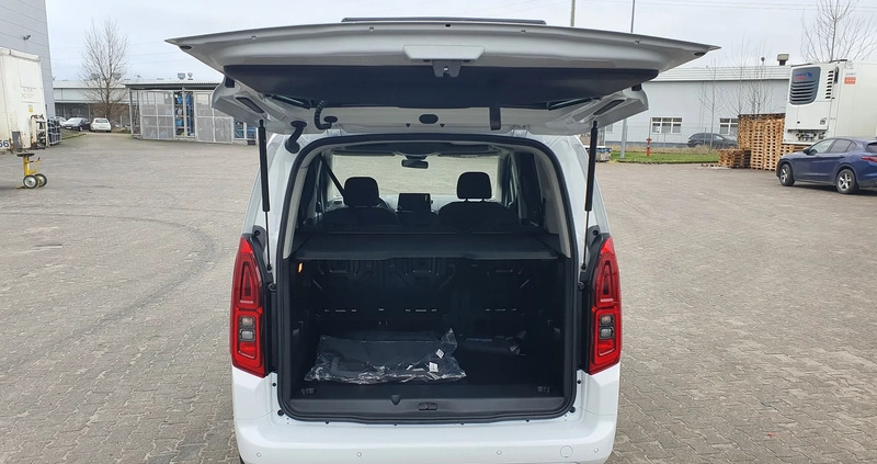Toyota Proace City Verso cena 124900 przebieg: 20, rok produkcji 2022 z Pińczów małe 326